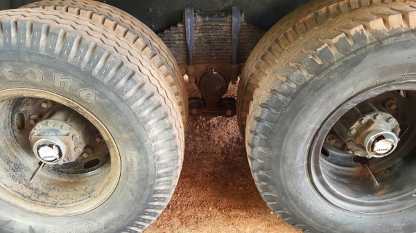 ขายรถ 10 ล้อดั้มสามมิตร คอกเกษตร ISUZU DECA 270 EURO ปี 45 คัสซีสวยตลอดเส้น เครื่องเดิม เกียร์เดิม มีระบบลำโพงลากพ่วง ยางดี ทะเบียนพร้อมโอน