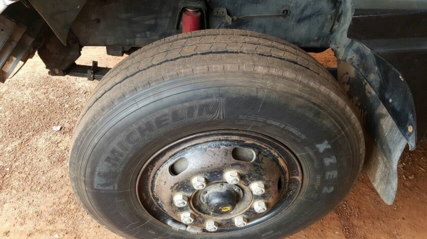 ขายรถ 10 ล้อดั้มสามมิตร คอกเกษตร ISUZU DECA 270 EURO ปี 45 คัสซีสวยตลอดเส้น เครื่องเดิม เกียร์เดิม มีระบบลำโพงลากพ่วง ยางดี ทะเบียนพร้อมโอน