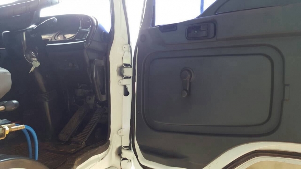 ขายรถ 10 ล้อดั้มสามมิตร คอกเกษตร ISUZU DECA 270 EURO ปี 45 คัสซีสวยตลอดเส้น เครื่องเดิม เกียร์เดิม มีระบบลำโพงลากพ่วง ยางดี ทะเบียนพร้อมโอน