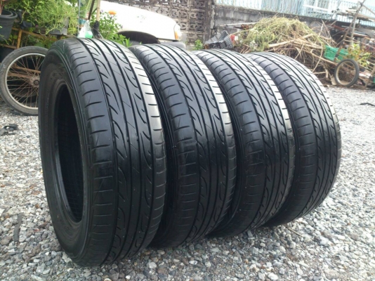 ขายยาง DUNLOP LM704  205/65R15 ยางสัปดาห์ที่24ปี14 ดอกยางสดหนาเท่ากันไม่แตกลายไม่ร้าวไม่กินข้างไม่มีปะ สวยๆ  จำนวน 1 ชุด