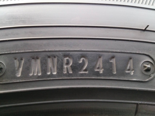 ขายยาง DUNLOP LM704  205/65R15 ยางสัปดาห์ที่24ปี14 ดอกยางสดหนาเท่ากันไม่แตกลายไม่ร้าวไม่กินข้างไม่มีปะ สวยๆ  จำนวน 1 ชุด