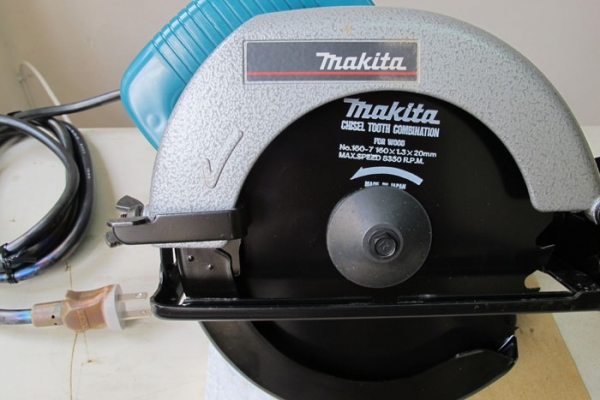 เลื่อยวงเดือน MAKITA 5600 NB japan 160 mm (6-1/4" ) เลื่อยวงเดือน MAKITA 5600 NB japan 160 mm (6-1/4" )