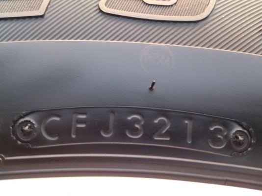 ขายแม็ก TOYOTA VIGO ขอบ17พร้อมยางปี13 ดอกยางหนาสดลึกเท่ากันไม่แตกลายไม่ร้าวไม่กินข้างใช้งานน้อยมาก พร้อมน๊อตแท้ 24 ตัว ขายแม็ก TOYOTA VIGO ขอบ17พร้อมยางปี13 ดอกยางหนาสดลึกเท่ากันไม่แตกลายไม่ร้าวไม่กินข้างใช้งานน้อยมาก พร้อมน๊อตแท้ 24 ตัว