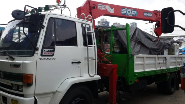 ขาย เครน5 ตัน UNIC~Super-v ยืดได้ยาว 5ปอก 4ชัก สวยจัดใหม่กริบสภาพเต็ม ไม่มีตำนิ พร้อมยกประกอบใช้งาน ราคา 450,000บ รุ่นใหม่ท้อง วี