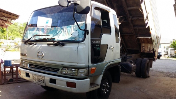 ขายครับ ราคา 795,000บ หกล้อ ฮีโน้ FD2JLAC 240 ดั้มเกษรต ยาว4.70ม สภาพดีสวยจัดบางเดิม แอร์หนาว เล่มทะเบียนพร้อมโอน ราคา 795,000บ ต่อรอง ครับ