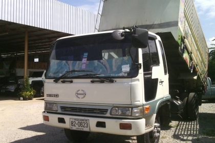 ขายครับ ราคา 795,000บ หกล้อ ฮีโน้ FD2JLAC 240 ดั้มเกษรต ยาว4.70ม สภาพดีสวยจัดบางเดิม แอร์หนาว เล่มทะเบียนพร้อมโอน ราคา 795,000บ ต่อรอง ครับ