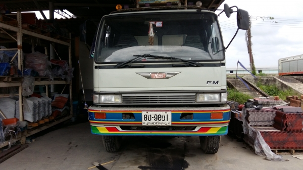 ขายด่วนครับ หัวลาก HINO 3M รถสวยครับ พร้อมใช้งาน เดิมๆ เอกสารพร้อมโอน