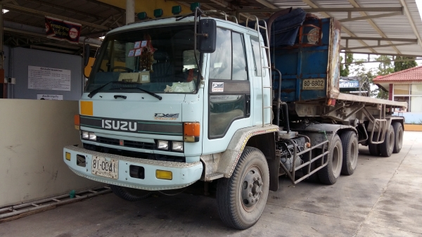 ขายด่วนครับ หัวลาก ISUZU ROCK 240 รถสวยครับเดิมๆ พร้อมใช้งาน เอกสารพร้อมโอนครับ