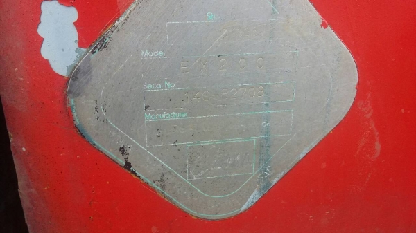 ขายรถแบคโฮ HITACHI  EX200-3ตามสภาพราคาถูกราคา 380,000 090-772-3710 090-772-3708