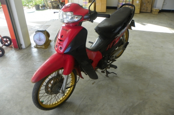 ขาย เวฟ 100    3800