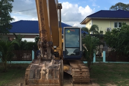 KOMATSU PC200-5 ซีเรียล65000คอนโทรนยาว เก่านอก เอกสารอินวอยซ์