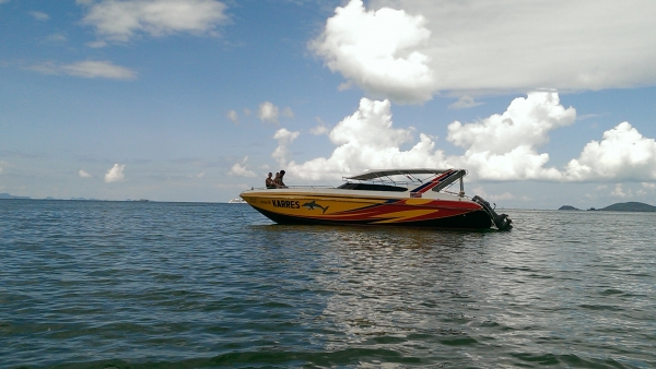 เรือสปีด2เครื่อง *200แรง.    530,000 บาท