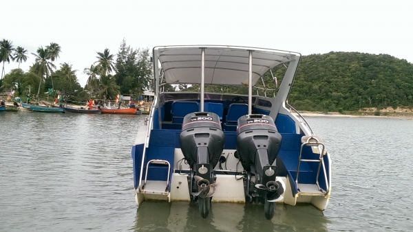 เรือสปีด2เครื่อง *200แรง.    530,000 บาท