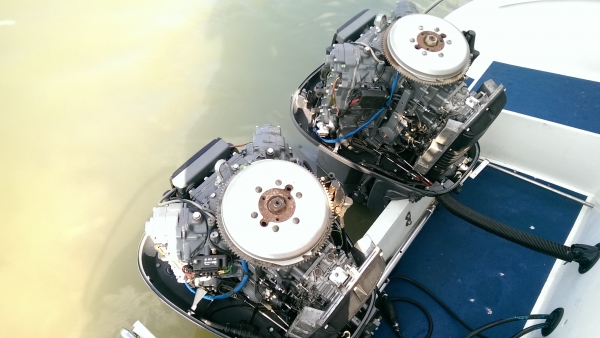 เรือสปีด2เครื่อง *200แรง.    530,000 บาท