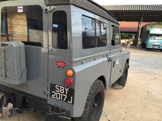 แลนด์ S3  เครื่องดีเซล 2.4  3ประตู