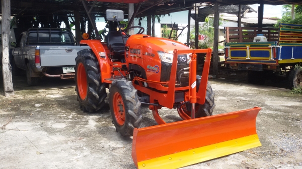 ถไถคูโบต้าL3608 พร้อมไช้งานรถอยู่วังบัว คลองขลุง กำแพงเพชร  ราคา285000บาท   มีไบมีดหน้าหนึ่งอัน กับผาน6หนึ่งอัน สนใจสอบุถามได้ที่081 3655997 อำพร  พาเจริญ  ราคาต่อรองได้อีกนะครับ