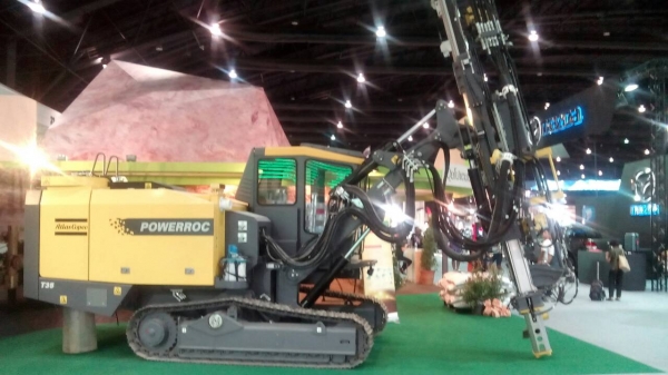 ขายรถเจาะระเบิดหิน ATLAS POWRROC T35 ราคา 13000000