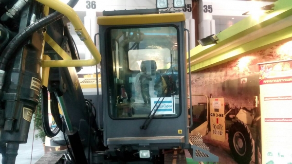 ขายรถเจาะระเบิดหิน ATLAS POWRROC T35 ราคา 13000000