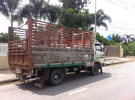 6ล้อ ฮีโน่ 120แรง เครื่องดีคัซซีสวยพร้อมใช้ ชุดโอนครบ ราคา 198000