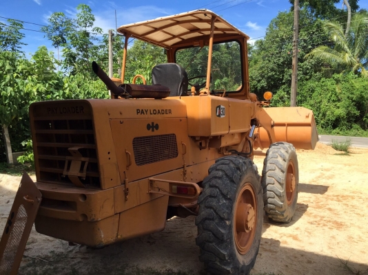 รถตักล้อยางเลี้ยวหลังKOMATSU JH30B...รถสวย  พร้อมใช้ มีกระจกหน้า..