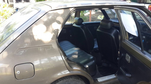 ขายรถคลาสสิค สภาพดี ไม่มีที่ผุเลยครับ แอร์เย็น สีใหม่เฉพาะทำสี 20000 แล้วครับ แบตใหม่ ขับดีมาก สนใจต่อรองได้ครับ