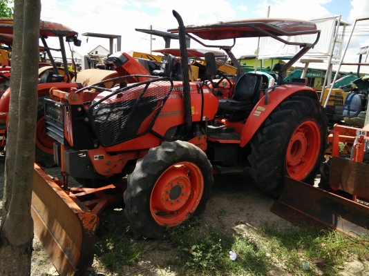 ขายรถแทรกเตอร์ KUBOTA M7040 ตามสภาพ พร้อมผาน 6