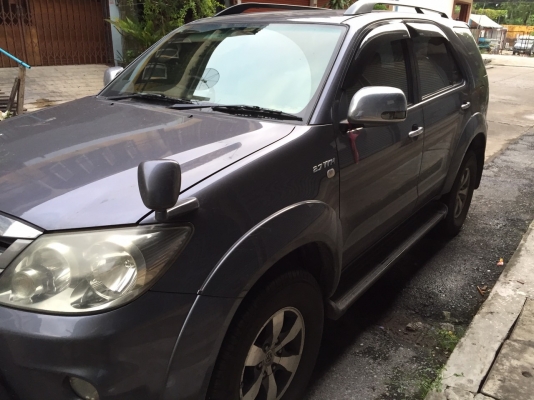ขาย fortuner 2.7 4x4 ปี2006 เครื่องเบนซิน ไม่ติดแก็สรถใช้มือเดียว