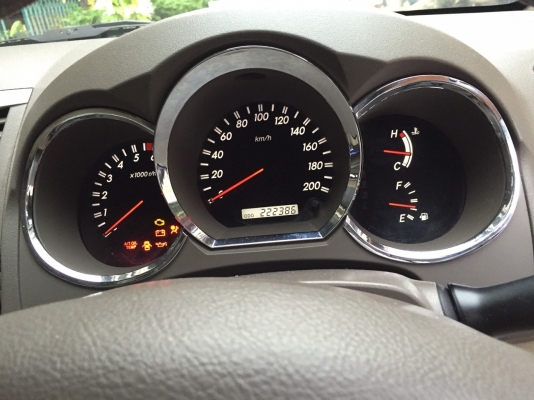 ขาย fortuner 2.7 4x4 ปี2006 เครื่องเบนซิน ไม่ติดแก็สรถใช้มือเดียว