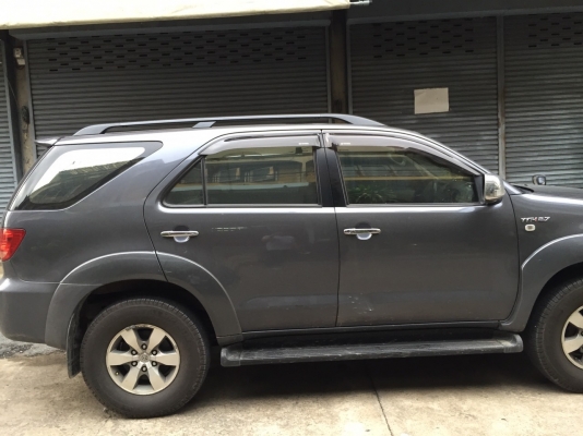 ขาย fortuner 2.7 4x4 ปี2006 เครื่องเบนซิน ไม่ติดแก็สรถใช้มือเดียว