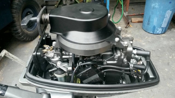 เรืออลูมิเนียม 12  ฟุตพร้อมเครื่อง SUZUKI  8  แรง