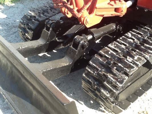 รถแบคโฮihi is-010a สภาพดีพร้อมใช้เพิ่งเข้าจากญี่ปุ่นทำสีใหม่เรียบร้อย