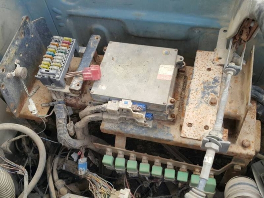 ขายรถแบคโฮ HITACHI EX120-2 ระบบไฟเต็ม เอกสารอินวอย ราคา 700000