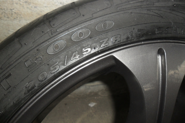 ล้อแม็ก17 นิ้ว 4รู100/114 พร้อมยาง สวยๆใสไร้ริ้วรอย 4 ล้อ ราคา 6700 บาท