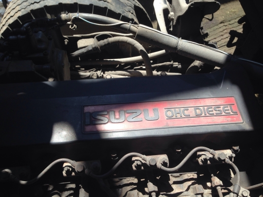 ขายรถบรรทุก 6 ล้อ nkr เครื่อง 4HF1