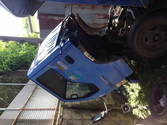 ขายรถบรรทุก 6 ล้อ nkr เครื่อง 4HF1