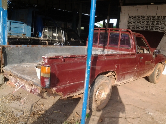 TOYOTA HERO 2.45 ไมล์2 หลุม ปี32 เล่มพร้อม ภาษี48 ชุดโอนหมดอายุ เครื่องแน่น แต่วาลวดัง เกียรได้ 2 4 ถอย