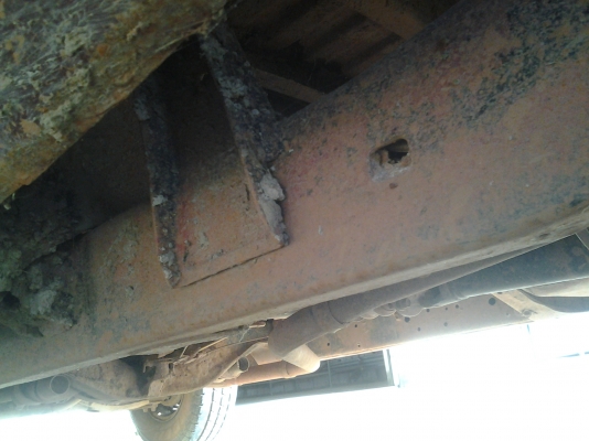 TOYOTA HERO 2.45 ไมล์2 หลุม ปี32 เล่มพร้อม ภาษี48 ชุดโอนหมดอายุ เครื่องแน่น แต่วาลวดัง เกียรได้ 2 4 ถอย