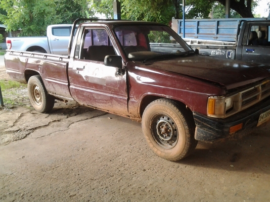 TOYOTA HERO 2.45 ไมล์2 หลุม ปี32 เล่มพร้อม ภาษี48 ชุดโอนหมดอายุ เครื่องแน่น แต่วาลวดัง เกียรได้ 2 4 ถอย