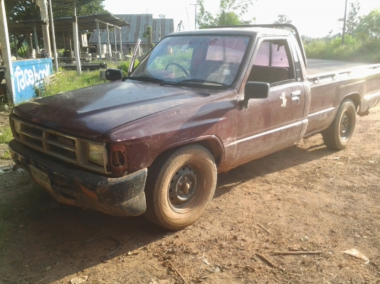 TOYOTA HERO 2.45 ไมล์2 หลุม ปี32 เล่มพร้อม ภาษี48 ชุดโอนหมดอายุ เครื่องแน่น แต่วาลวดัง เกียรได้ 2 4 ถอย