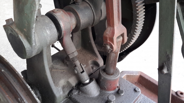 เครื่องตัดเหล็ก HERO 16" พร้อมใช้งาน