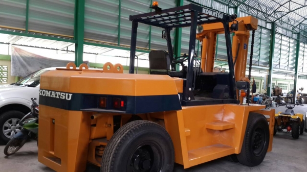 ขาย โฟล์คลิฟท์ komatsu-5 เครื่องดีเซล ขนาด10ตัน