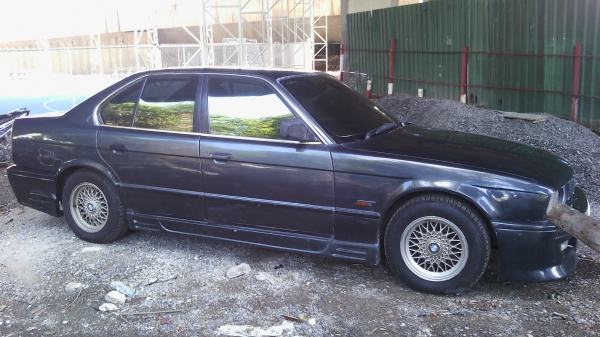 Bmw525ปี90เกียออโต เครื่องToyota2Jใช้น้ำมัน+แก๊ส75000