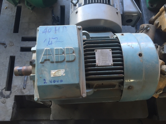 ขายมอเตอร์ABB 40แรง สภาพใหม(ภายนอกดูเก่าเพราะฝุ่นมันเยอะครับ) ยังไม่ได้ใช้งาน