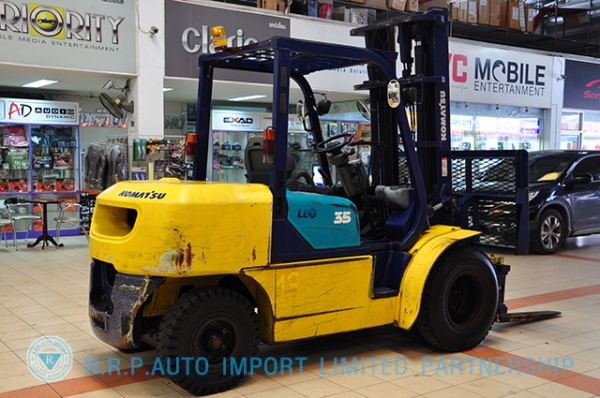 ขายรถโฟล์คลิฟท์มือสอง KOMATSU รุ่น FD35W7  ราคา 470,000 บาท นำเข้าจากประเทศญี่ปุ่น 100\% ไม่เคยใช้งานในประเทศไทย