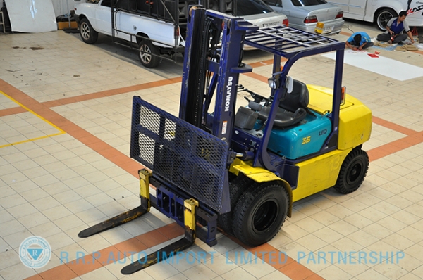 ขายรถโฟล์คลิฟท์มือสอง KOMATSU รุ่น FD35W7  ราคา 470,000 บาท นำเข้าจากประเทศญี่ปุ่น 100\% ไม่เคยใช้งานในประเทศไทย