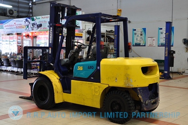 ขายรถโฟล์คลิฟท์มือสอง KOMATSU รุ่น FD35W7  ราคา 470,000 บาท นำเข้าจากประเทศญี่ปุ่น 100\% ไม่เคยใช้งานในประเทศไทย