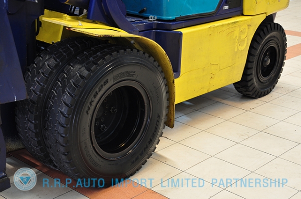 ขายรถโฟล์คลิฟท์มือสอง KOMATSU รุ่น FD35W7  ราคา 470,000 บาท นำเข้าจากประเทศญี่ปุ่น 100\% ไม่เคยใช้งานในประเทศไทย