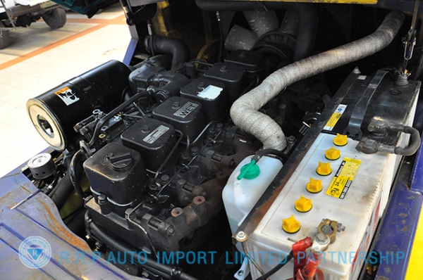 ขายรถโฟล์คลิฟท์มือสอง KOMATSU รุ่น FD35W7  ราคา 470,000 บาท นำเข้าจากประเทศญี่ปุ่น 100\% ไม่เคยใช้งานในประเทศไทย