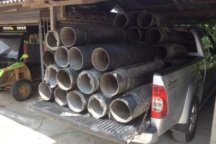 ขายท่อยาง กว้าง8นิ้วครึ่งยาว42นิ้ว087-0702641 ตุ้มครับ