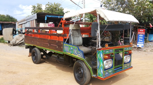 ส่งแล้วครับบุรีลำ/รถอีแต๋นใช้ในไร่ในสวนเครื่อง75แรงเบคร์ดียางหลังสวยคูหน้า70\%พร้อมใช้ส่งฟรี